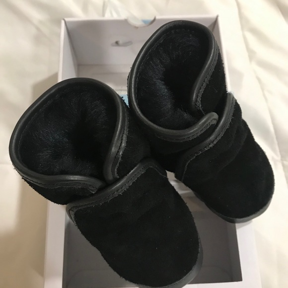 Robeez Cozy Ankle Bootie Soft Soles - Picture 2 of 4